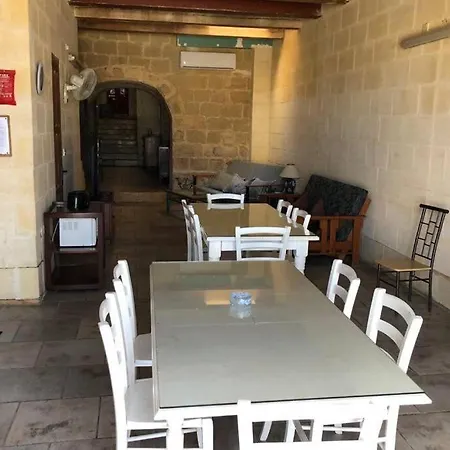 Ta' Lorenzo Farmhouse Hébergement de vacances *