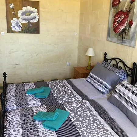 Ta' Lorenzo Farmhouse *